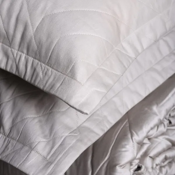 Cotton_Microfibre_Reversible_Comforter_Set_With_Pillow_And_Cushion_Covers