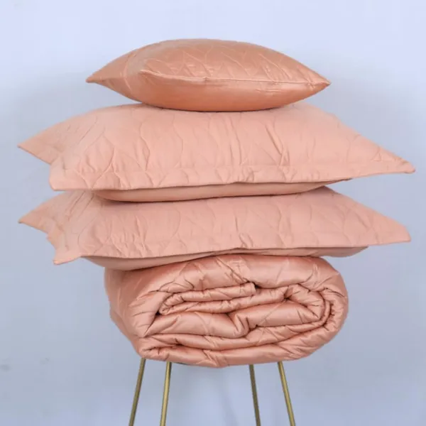 Cotton_Microfibre_Reversible_Comforter_Set_With_Pillow_Covers_And_Cushion_Cover