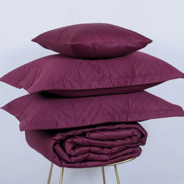 Cotton_Microfibre_Reversible_Comforter_Set_With_Pillow_Covers_And_Cushion_Cover