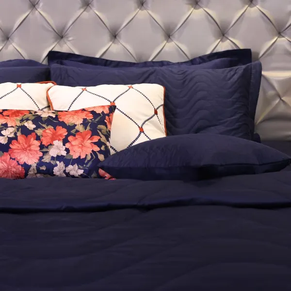 Cotton_Microfibre_Reversible_Comforter_Set_With_Pillow_Covers_And_Cushion_Cover