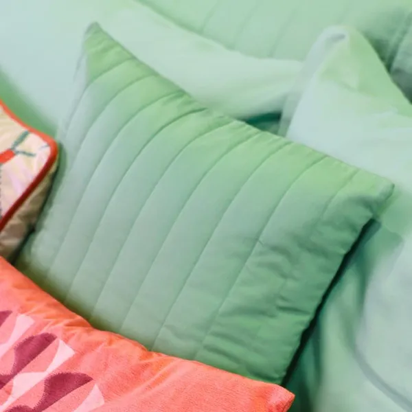Cotton_Microfibre_Reversible_Comforter_Set_With_Pillow_And_Cushion_Covers