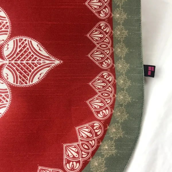 Paan_Design_Silk_Blend_Table_Runner