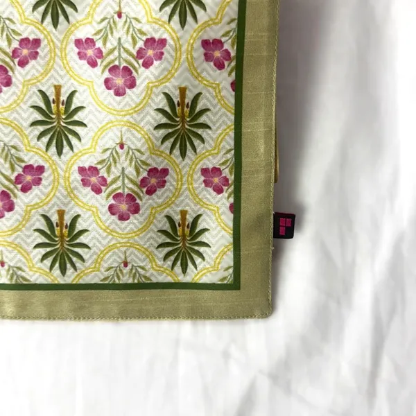 Silk_Blend_Table_Runner