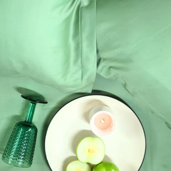 Cotton_Bedsheet_Set_With_Pillow_Covers