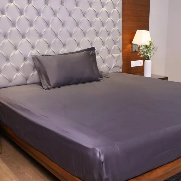 Cotton_Bedsheet_Set_With_Pillow_Covers