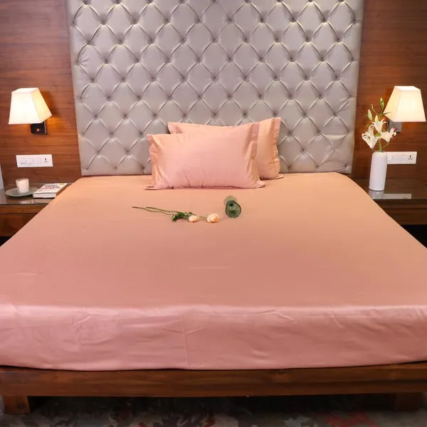 Cotton_Bedsheet_Set_With_Pillow_Covers