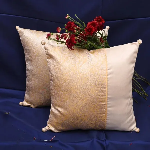 Brocade_Cushion_Cover_With_Tassels_And_Zipper