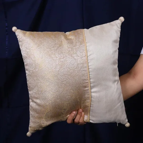 Brocade_Cushion_Cover_With_Tassels