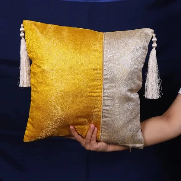 Brocade_Cushion_Cover_With_Tassels