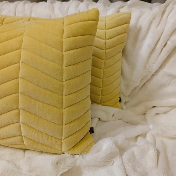 Cotton_Velvet_Quilted_Cushion_Cover_With_Zipper