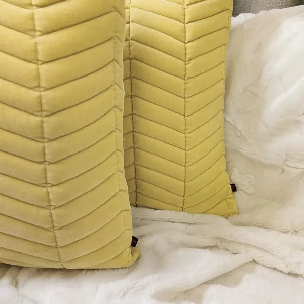 Cotton_Velvet_Quilted_Cushion_Cover_With_Zipper