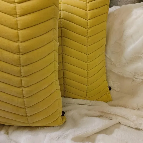 Cotton_Velvet_Quilted_Cushion_Cover_With_Zipper