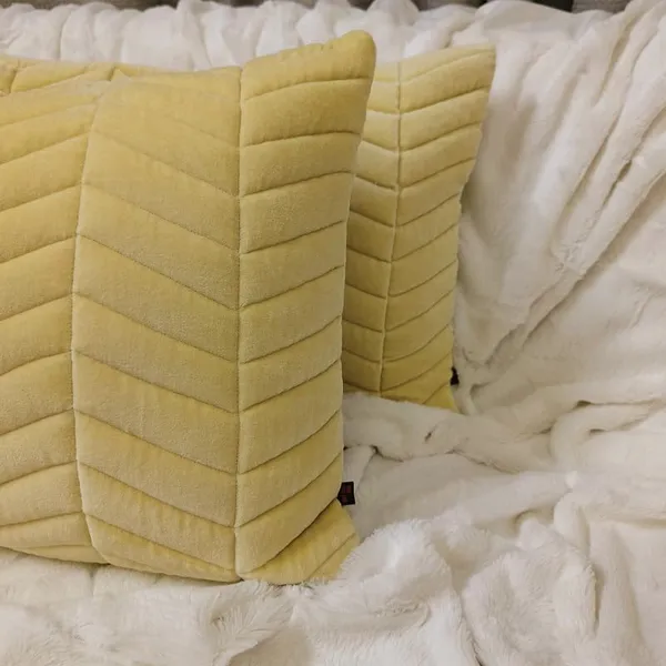 Cotton_Velvet_Quilted_Cushion_Cover_With_Zipper
