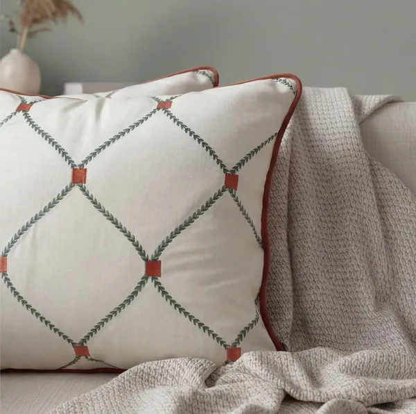 Velvet_Embroidered_Cushion_Cover_With_Concealed_Zipper