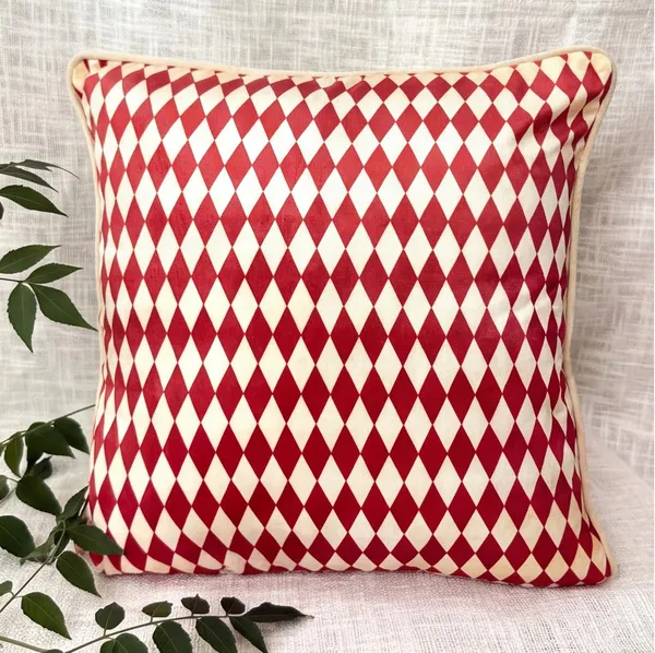 Velvet_Rose_Printed_Cushion_Cover