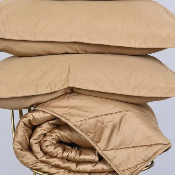 Cotton_Microfibre_Reversible_Comforter_Set_With_Pillow_Covers_And_Cushion_Cover