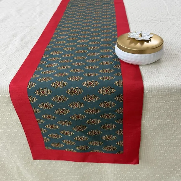 Silk_Blend_Damask_Table_Runner