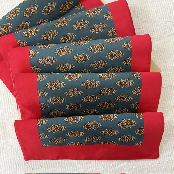 Silk_Blend_Damask_Table_Runner