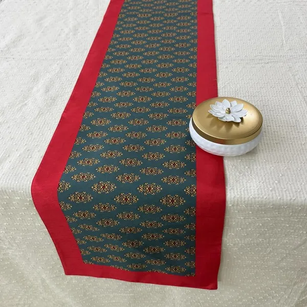 Silk_Blend_Damask_Table_Runner