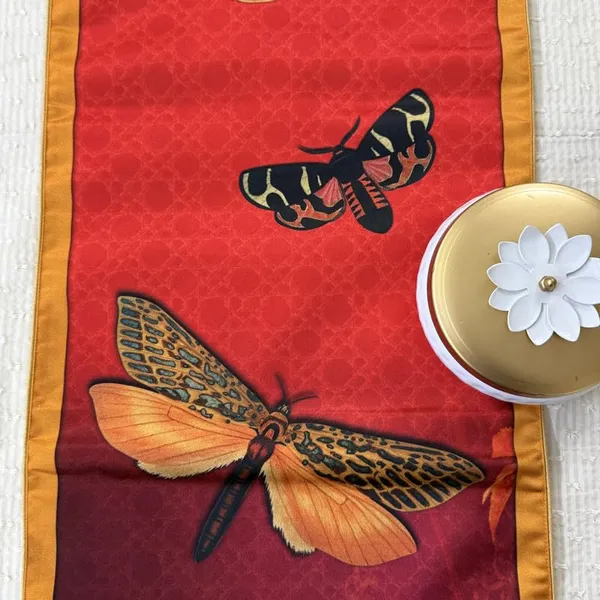 Silk_Blend_Table_Runner_With_Dragonfly_Design