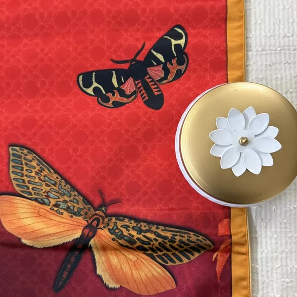 Silk_Blend_Table_Runner_With_Dragonfly_Design
