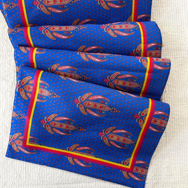 Silk_Blend_Paisley_Table_Runner