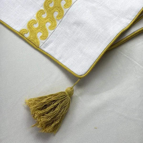 Cotton_Embroidered_Table_Runner_With_Tassels
