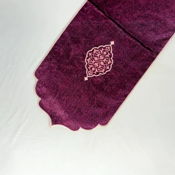 Velvet_Table_Runner