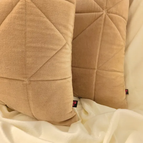 Kite_Cotton_Velvet_Quilted_Cushion_Cover_-_20X12_Inch_(Pack_Of_2)