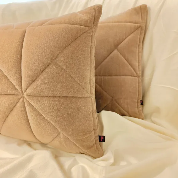 Kite_Cotton_Velvet_Quilted_Cushion_Cover_-_20X12_Inch_(Pack_Of_2)