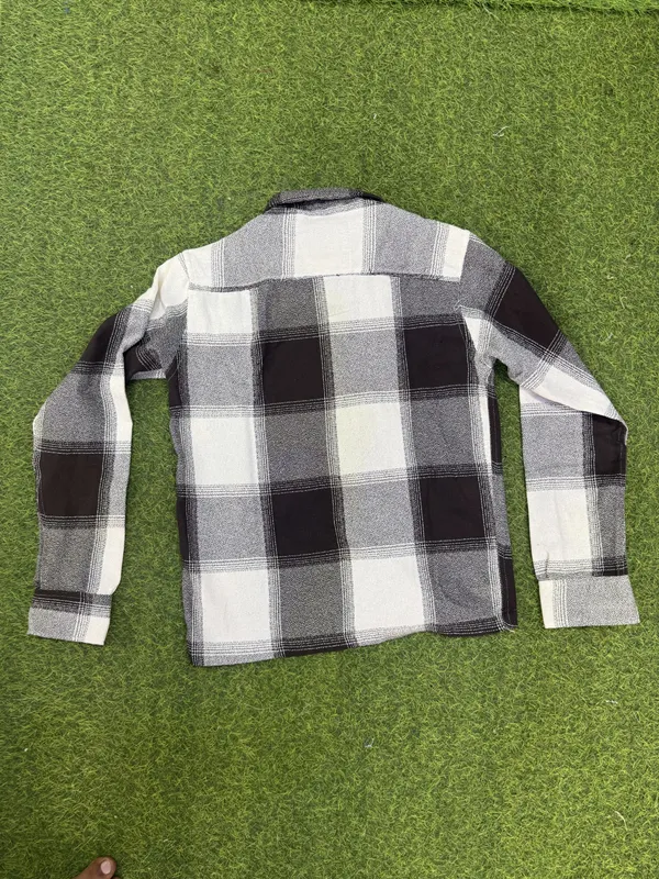 Black_And_White_Checked_Casual_Shirt_for_Men