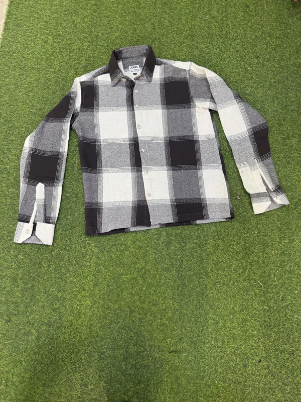 Black_And_White_Checked_Casual_Shirt_for_Men