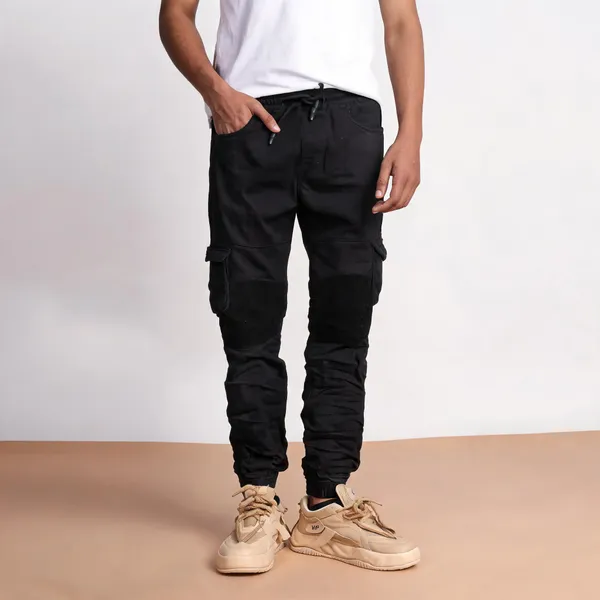 Black_Jogger_Fit_Cargo_Pants_For_Men