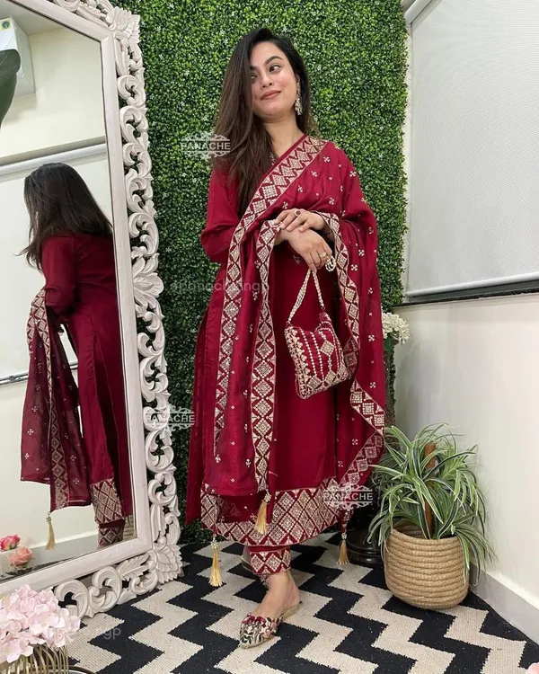 Maroon_Roman_Silk_Printed_Straight_Kurta_Set_For_Women