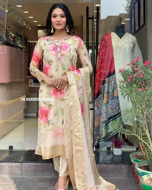 Cream_Floral_Print_Straight_Kurta_Set_for_Women