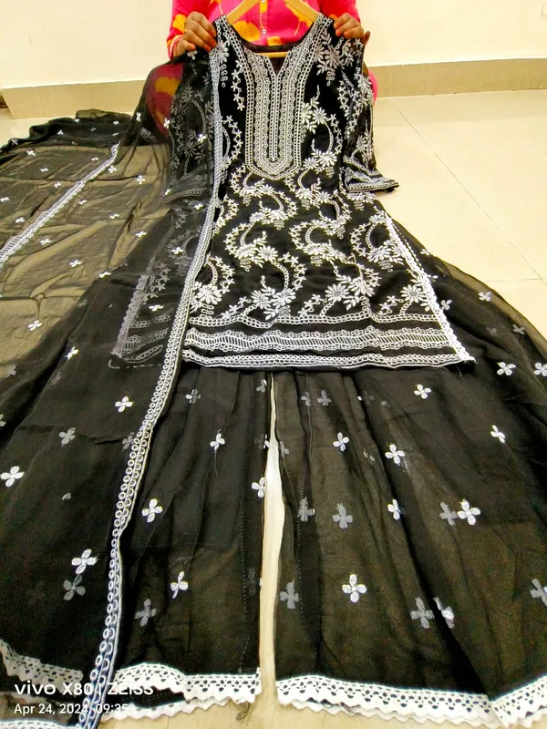 Black_Georgette_Anarkali_Embroidered_Suit_Set_For_Women