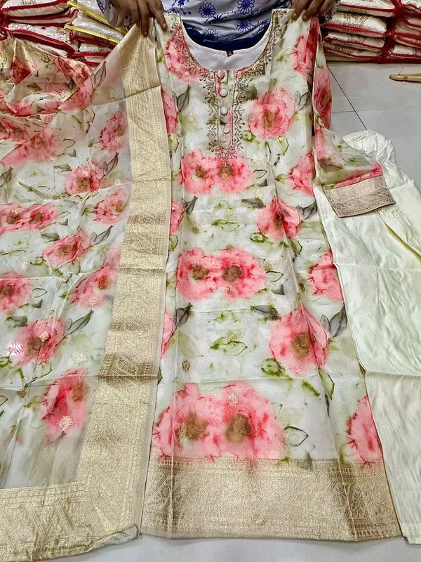 Cream_Floral_Print_Straight_Kurta_Set_for_Women