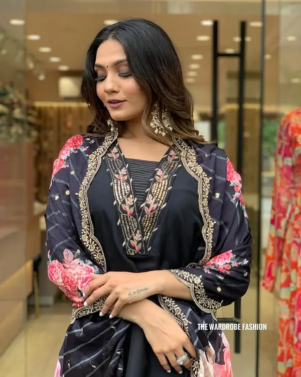 Black_Muslin_Silk_Straight_Embroidered_Suit_Set_For_Women