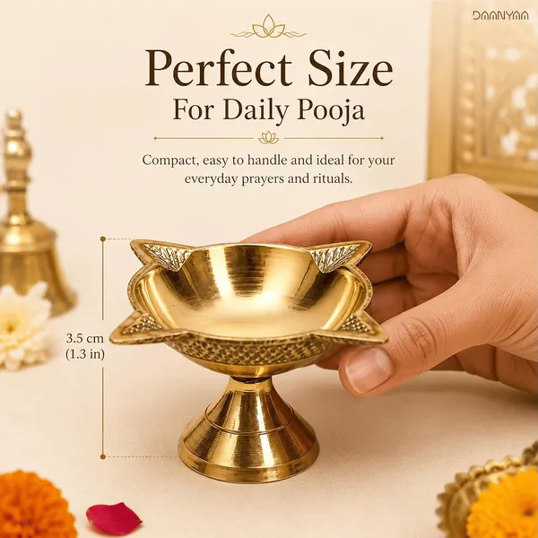 Brass_Chowmukhi_Diya(Set_of_2)