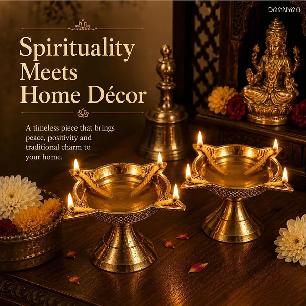 Brass_Chowmukhi_Diya(Set_of_2)