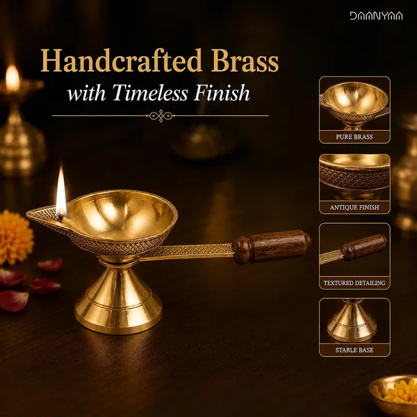 Brass_Aarti_Diya_With_Wooden_Handle