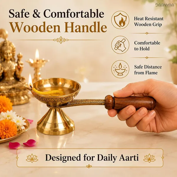 Brass_Aarti_Diya_With_Wooden_Handle