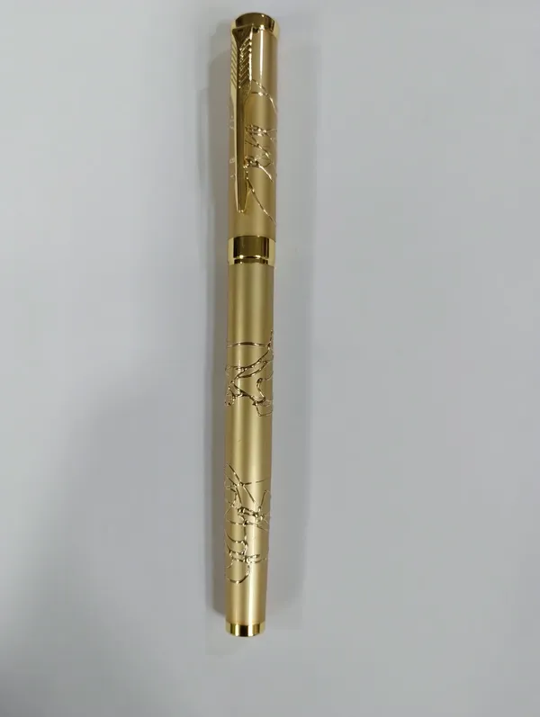 Gold-Tone_Engraved_Line_Roller_Pen