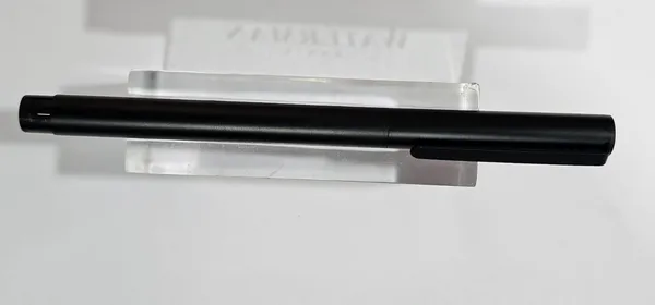 Black_Trim_Fountain_Pen_With_Clip_Centre_Band