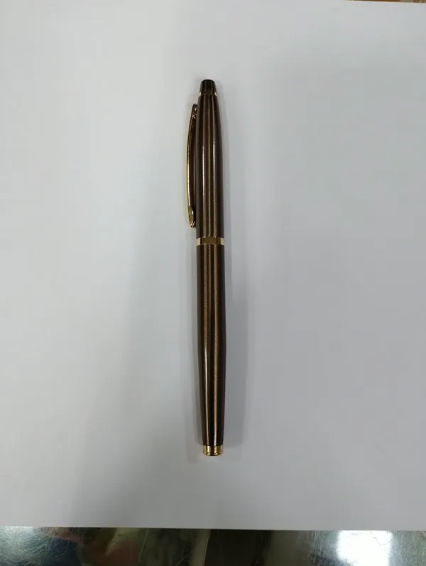 Black_Metallic_Retractable_Ballpoint_Pen_Gold-Tone_Accents