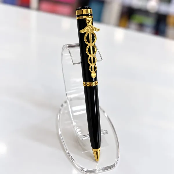 Gold_Trim_Fountain_Pen_With_Clip_Centre_Band