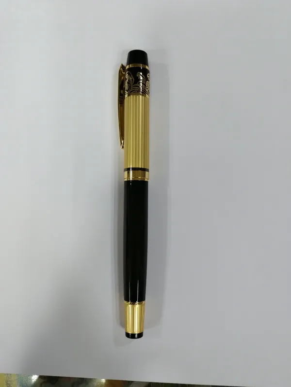 Black_Gold-Tone_Decorative_Capped_Roller_Pen