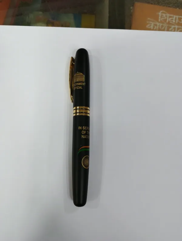 Black_Gold-Tone_Government_Official_Roller_Pen