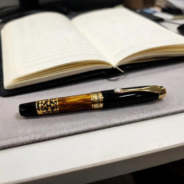 Black_Gold-Tone_Ornate_Patterned_Capped_Roller_Pen