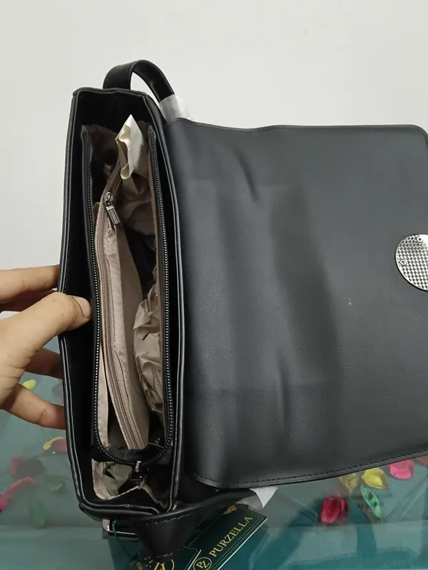 Black_Pure_Leather_Structured_Shoulder_Handbag_For_Women